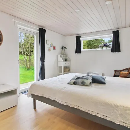 Golubinka - 2-5km From The Sea By Interhome * Kongsmark