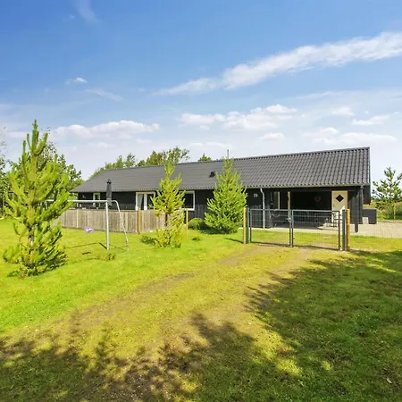 Golubinka - 2-5km From The Sea By Interhome *