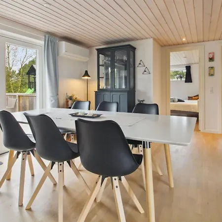 Casa vacanze Golubinka - 2-5km From The Sea By Interhome